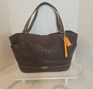 Coach Carrie Park Carryall
Shoulder Bag/Tote Brown Pebbled Leather